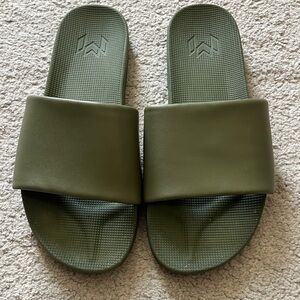 Malvados Army Green Slides